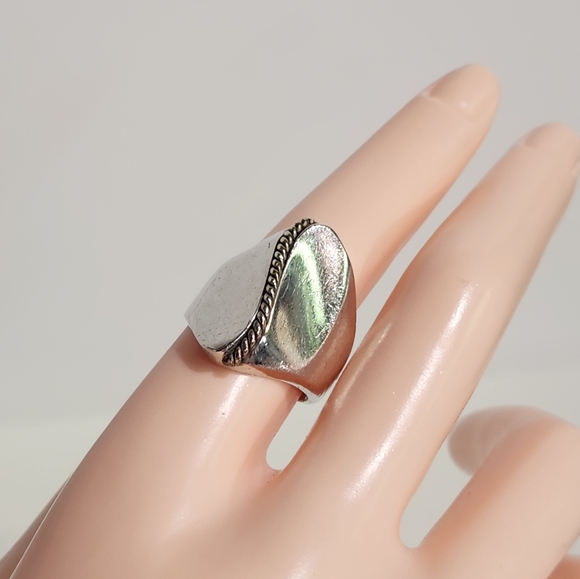 Genuine Vintage Sterling Silver "Twisted Abstract Wave" Solid Ring (Size 7.75) - Picture 1 of 12
